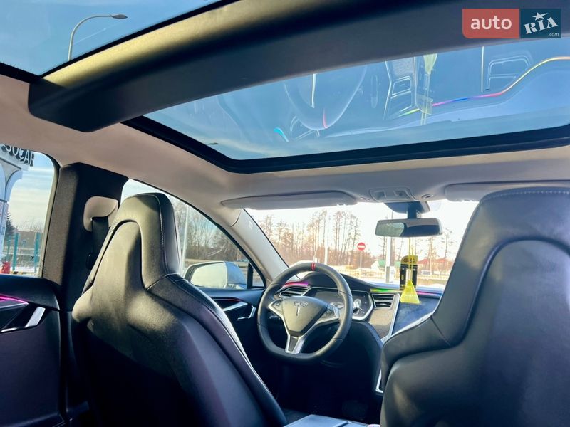 Лифтбек Tesla Model S 2013 в Львове