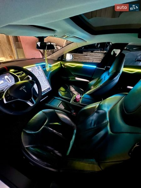 Лифтбек Tesla Model S 2013 в Львове