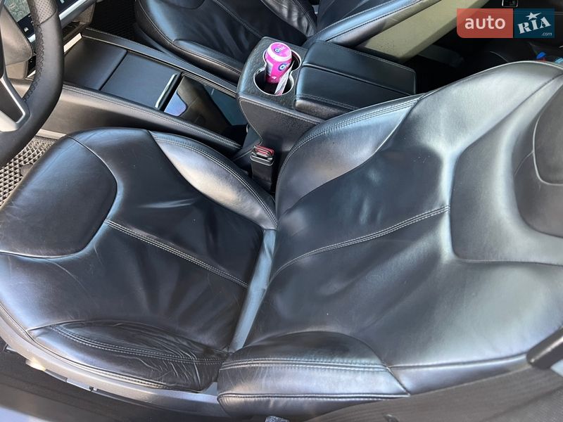 Лифтбек Tesla Model S 2013 в Львове