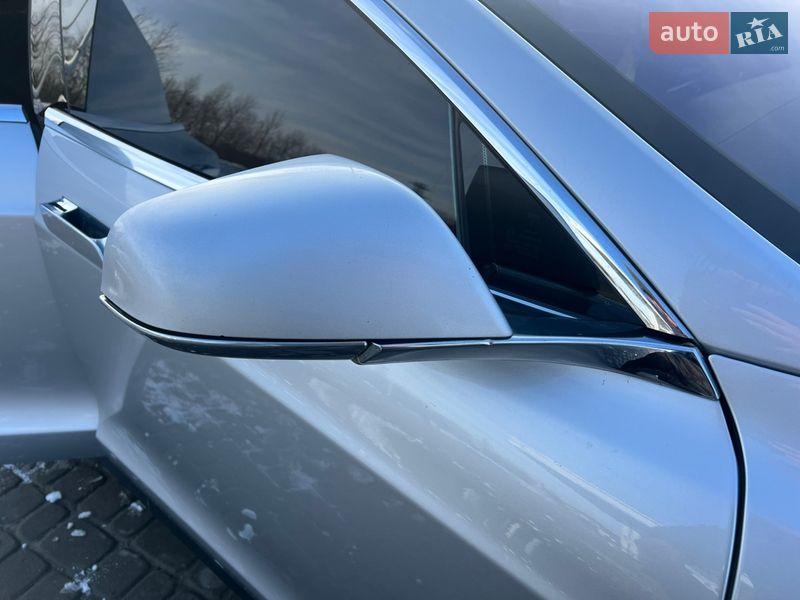 Лифтбек Tesla Model S 2013 в Львове