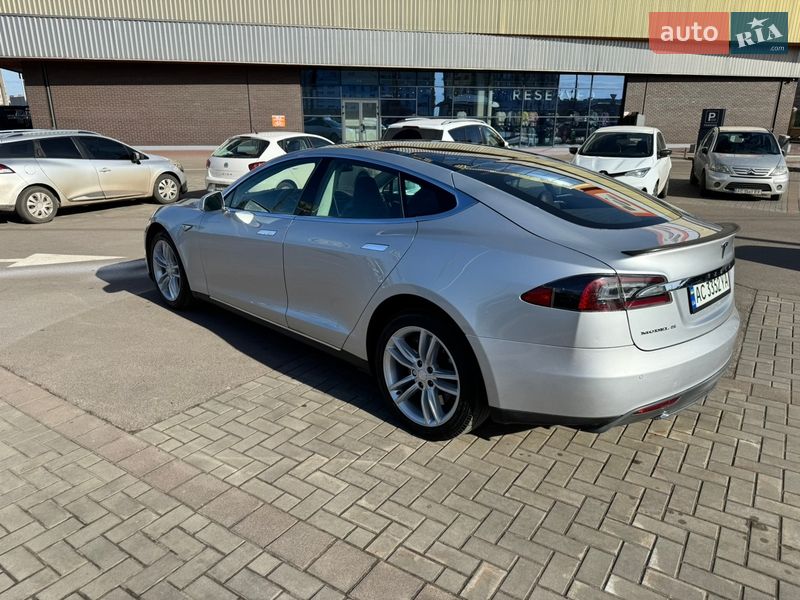 Ліфтбек Tesla Model S 2014 в Луцьку