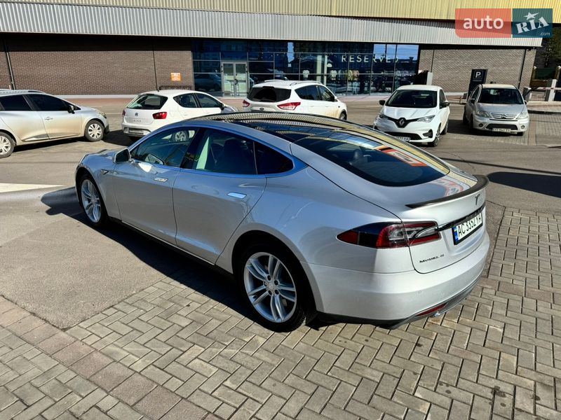 Ліфтбек Tesla Model S 2014 в Луцьку
