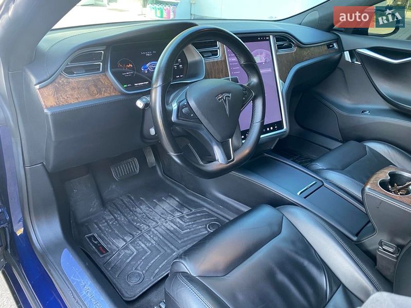 Лифтбек Tesla Model S 2017 в Николаеве