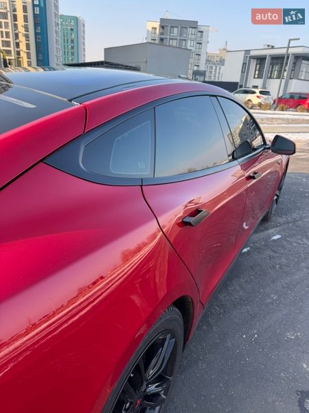 Ліфтбек Tesla Model S 2014 в Черкасах фото 18 Ліфтбек Tesla Model S 2014 в Черкасах