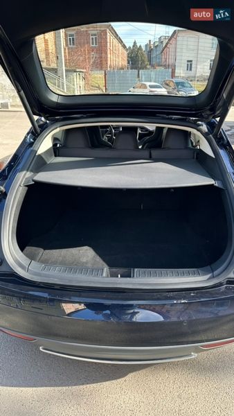 Лифтбек Tesla Model S 2015 в Львове