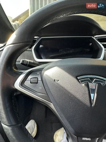 Лифтбек Tesla Model S 2013 в Львове