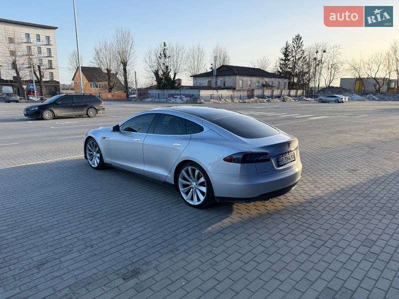 Ліфтбек Tesla Model S 2013 в Тернополі