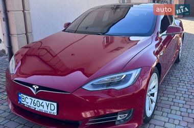 Лифтбек Tesla Model S 2016 в Львове