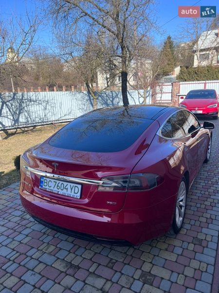Лифтбек Tesla Model S 2016 в Львове