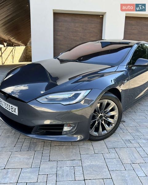 Ліфтбек Tesla Model S 2016 в Івано-Франківську