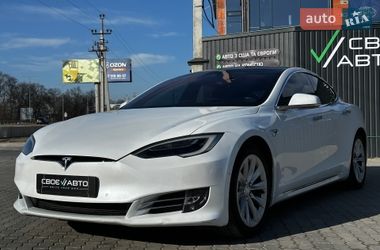 Лифтбек Tesla Model S 2016 в Львове