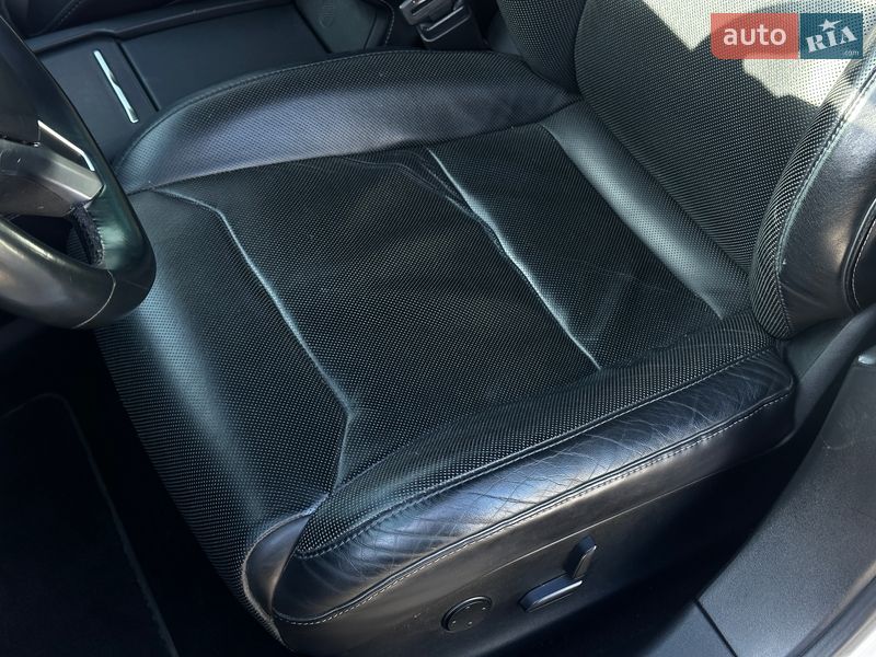 Ліфтбек Tesla Model S 2016 в Львові