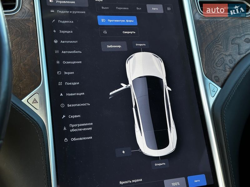 Ліфтбек Tesla Model S 2016 в Львові