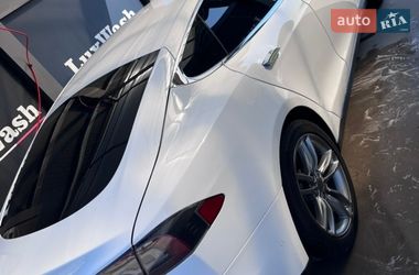 Ліфтбек Tesla Model S 2014 в Шумську