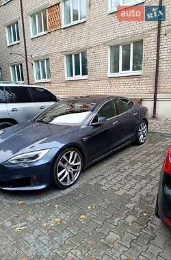 Лифтбек Tesla Model S 2017 в Днепре