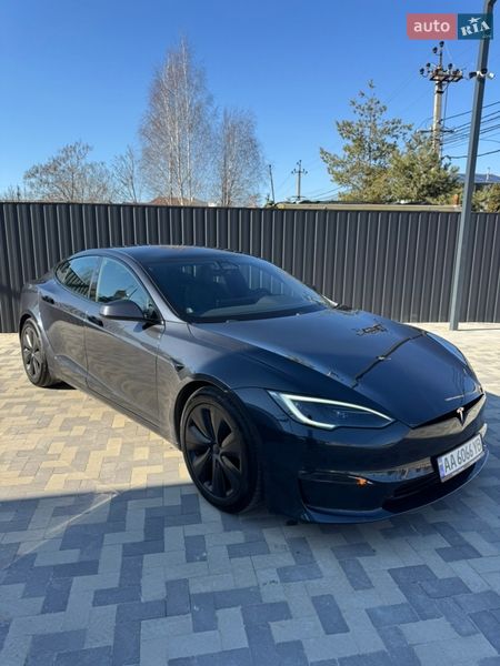 Лифтбек Tesla Model S 2023 в Киеве