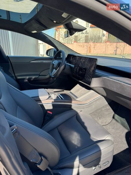 Лифтбек Tesla Model S 2023 в Киеве