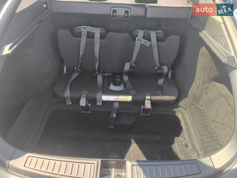 Ліфтбек Tesla Model S 2017 в Львові