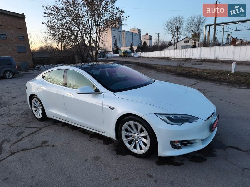 Ліфтбек Tesla Model S 2016 в Білій Церкві