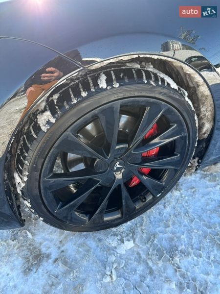 Лифтбек Tesla Model S 2018 в Киеве фото 17 Лифтбек Tesla Model S 2018 в Киеве