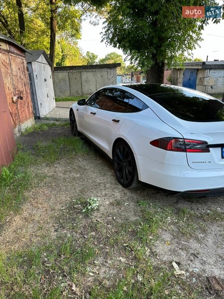 Ліфтбек Tesla Model S 2013 в Києві
