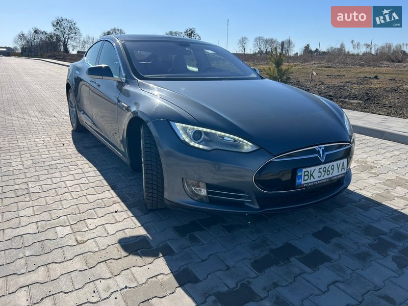 Лифтбек Tesla Model S 2013 в Ровно фото 2 Лифтбек Tesla Model S 2013 в Ровно
