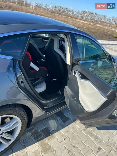 Лифтбек Tesla Model S 2013 в Ровно фото 25 Лифтбек Tesla Model S 2013 в Ровно