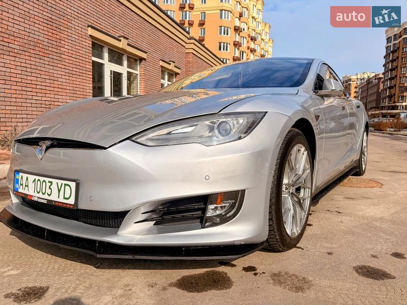 Ліфтбек Tesla Model S 2014 в Києві