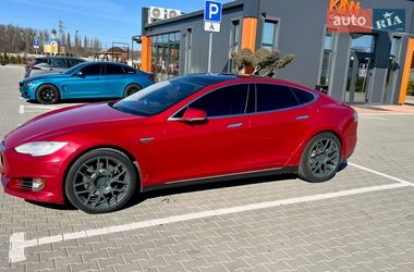 Ліфтбек Tesla Model S 2014 в Вінниці