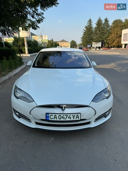 Лифтбек Tesla Model S 2015 в Бершади