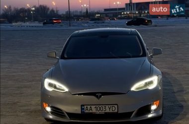 Лифтбек Tesla Model S 2014 в Киеве