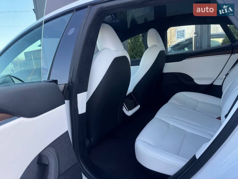 Ліфтбек Tesla Model S 2023 в Івано-Франківську