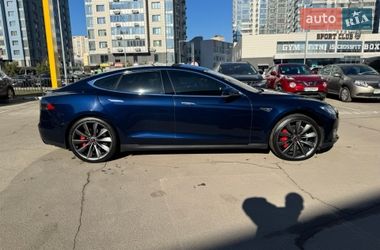Лифтбек Tesla Model S 2015 в Киеве