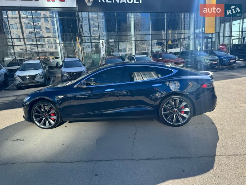 Ліфтбек Tesla Model S 2015 в Києві