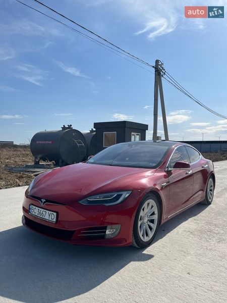 Tesla Model S 2016