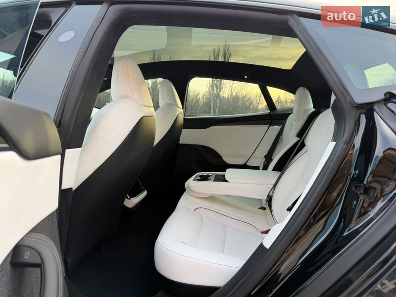 Ліфтбек Tesla Model S 2024 в Запоріжжі