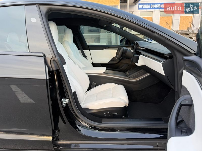Ліфтбек Tesla Model S 2024 в Запоріжжі