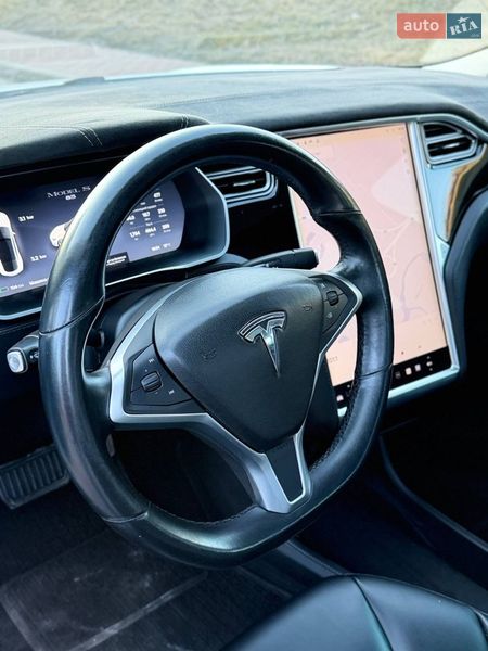 Лифтбек Tesla Model S 2014 в Киеве