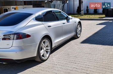Лифтбек Tesla Model S 2014 в Глыбокой