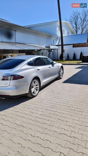 Лифтбек Tesla Model S 2014 в Глыбокой