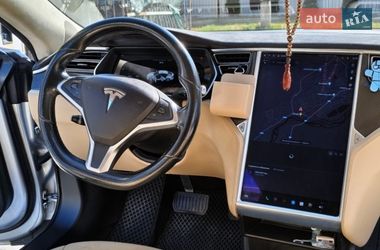 Лифтбек Tesla Model S 2014 в Глыбокой