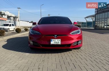 Ліфтбек Tesla Model S 2020 в Хусті
