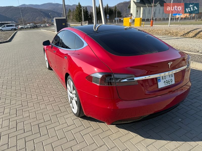 Ліфтбек Tesla Model S 2020 в Хусті