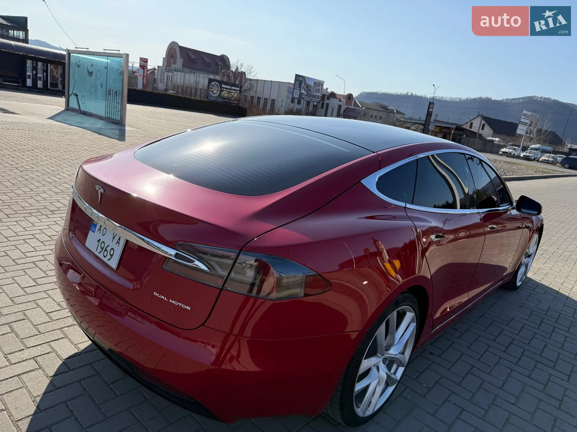 2020 Tesla Model S - мініатюра 8