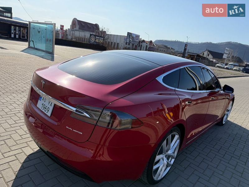 Ліфтбек Tesla Model S 2020 в Хусті