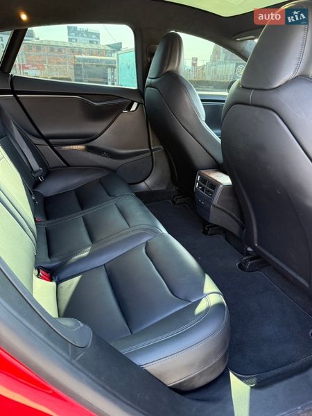 Ліфтбек Tesla Model S 2020 в Хусті