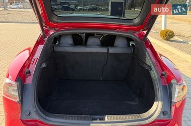 Ліфтбек Tesla Model S 2020 в Хусті