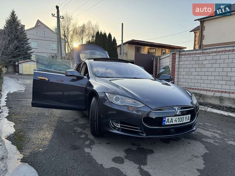 Лифтбек Tesla Model S 2014 в Софиевской Борщаговке фото 6 Лифтбек Tesla Model S 2014 в Софиевской Борщаговке