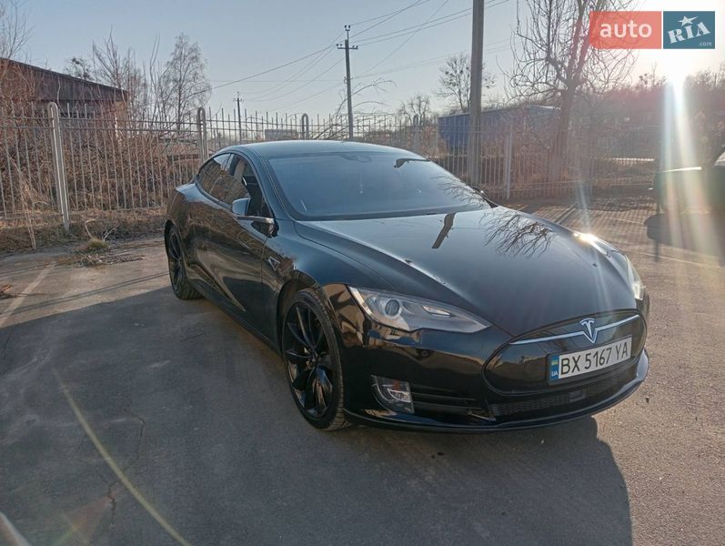 Ліфтбек Tesla Model S 2014 в Шепетівці
