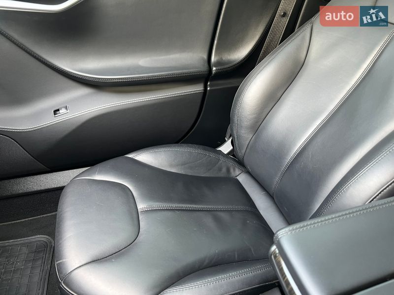 Лифтбек Tesla Model S 2014 в Житомире